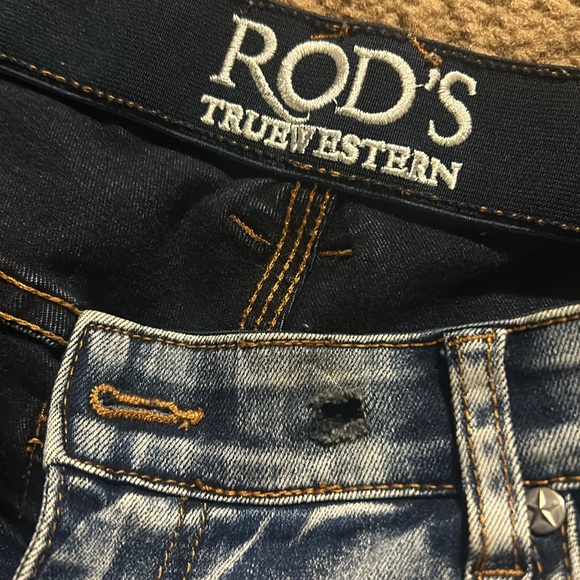 4 preowned pairs of women’s size 13-14. - Picture 4 of 13